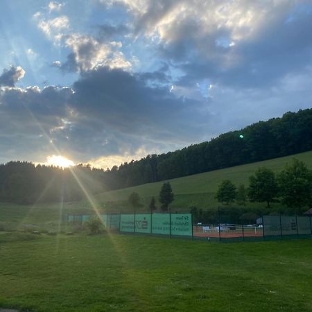 S-Chalet Camping Mit Comfort Im Schwarzwald Steinach  Extérieur photo
